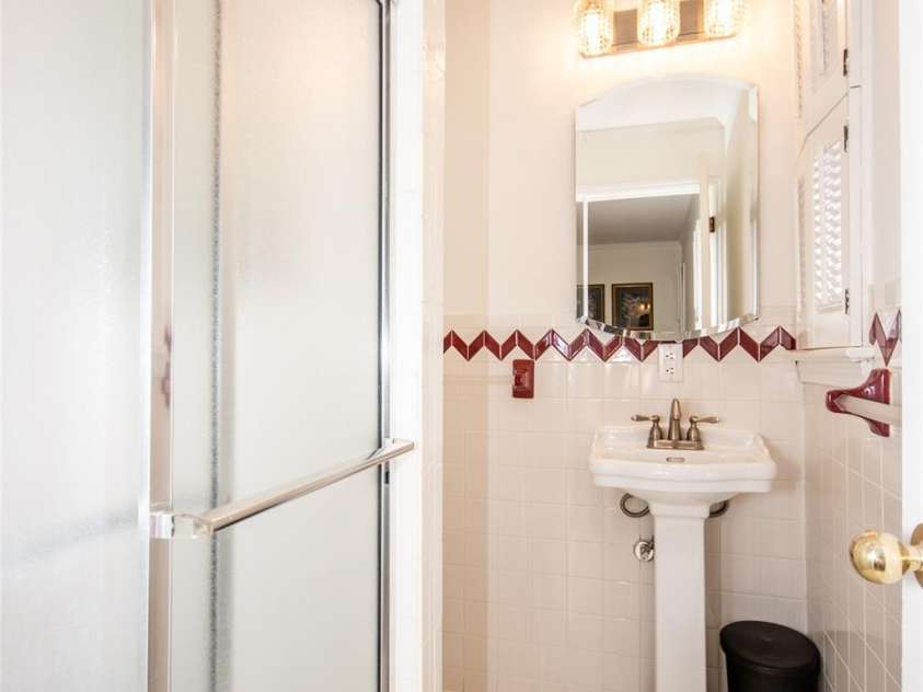 899 Wendover Road, Statesville, NC 28677.  MLS# CAR4268444, YatesRealty ID 27669. 