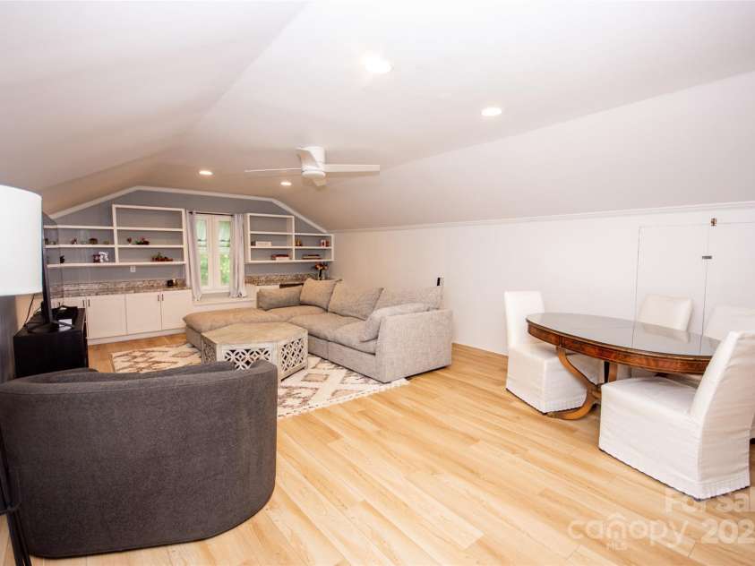 899 Wendover Road, Statesville, NC 28677.  MLS# CAR4268444, YatesRealty ID 27669. 