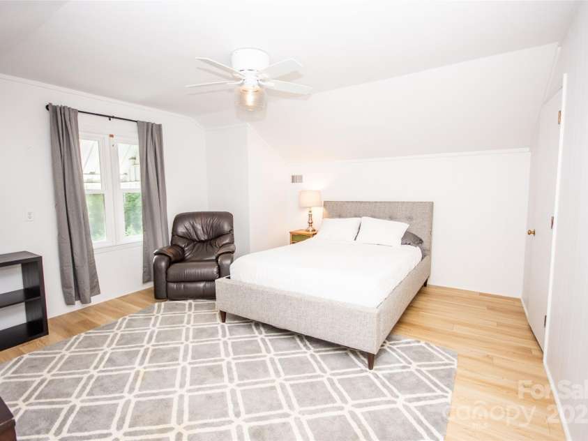 899 Wendover Road, Statesville, NC 28677.  MLS# CAR4268444, YatesRealty ID 27669. 