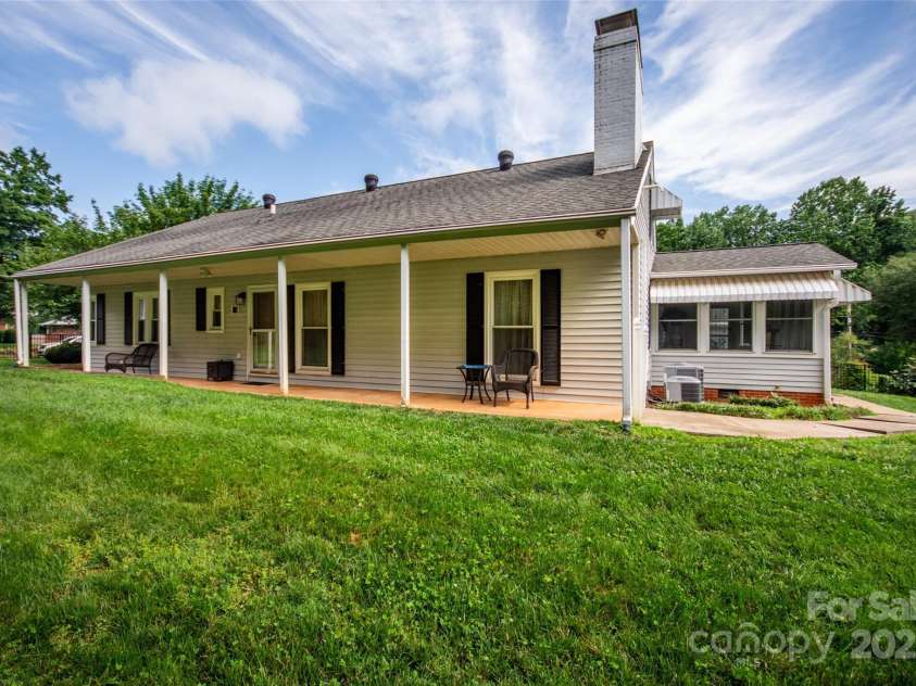 899 Wendover Road, Statesville, NC 28677.  MLS# CAR4268444, YatesRealty ID 27669. 