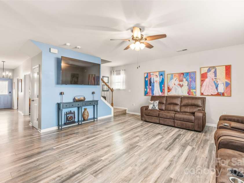 3215 Roan Street, Concord, NC 28027.  MLS# CAR4328709, YatesRealty ID 2767. This floorpan flows effortlessly for easy living and entertaining