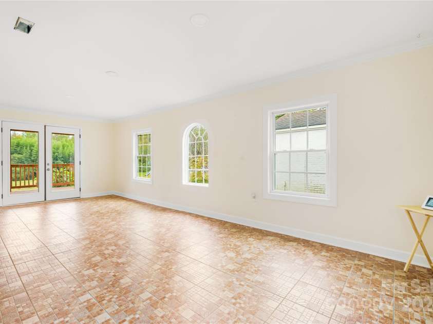 3635 Tryon Courthouse Road, Cherryville, NC 28021.  MLS# CAR4197804, YatesRealty ID 2767. Sunroom