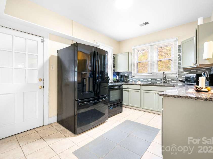 3635 Tryon Courthouse Road, Cherryville, NC 28021.  MLS# CAR4197804, YatesRealty ID 2767. Sunroom Entrance