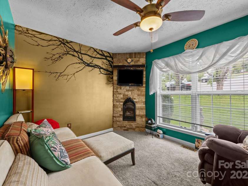 166 Kennedy Road, Weaverville, NC 28787.  MLS# CAR4252016, YatesRealty ID 27670. Bonus room located on the main floor