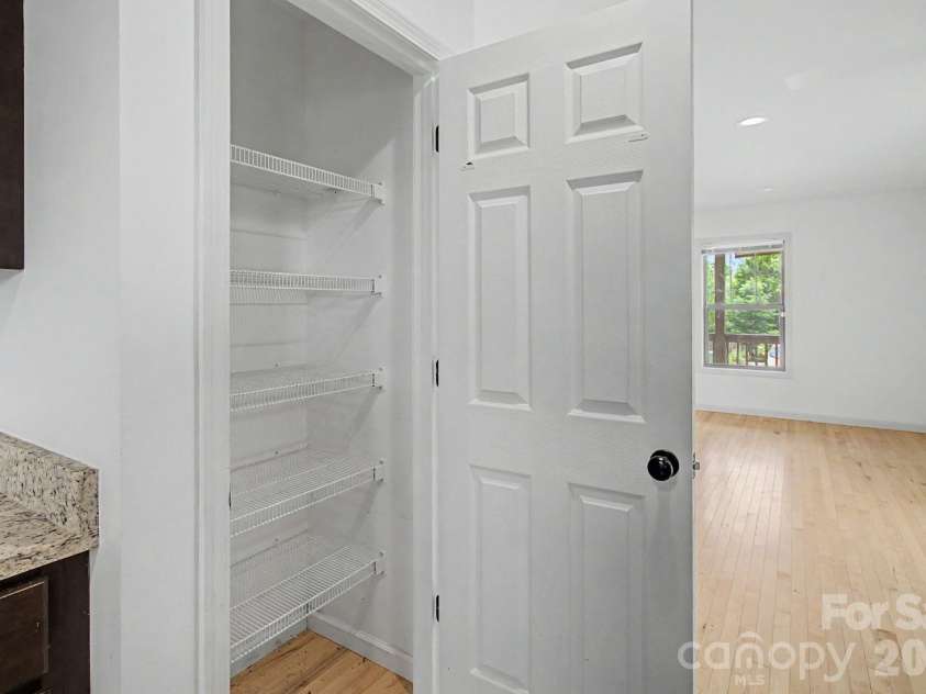 31 Yarrow Meadow Road, Weaverville, NC 28787.  MLS# CAR4388717, YatesRealty ID 27670. 