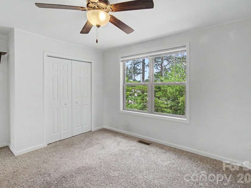31 Yarrow Meadow Road, Weaverville, NC 28787.  MLS# CAR4388717, YatesRealty ID 27670. 