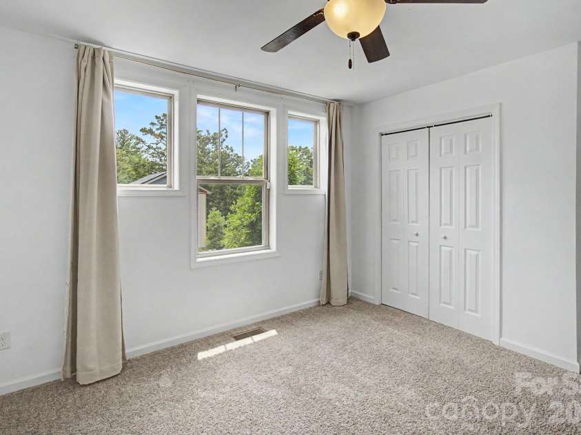 31 Yarrow Meadow Road, Weaverville, NC 28787.  MLS# CAR4388717, YatesRealty ID 27670. 