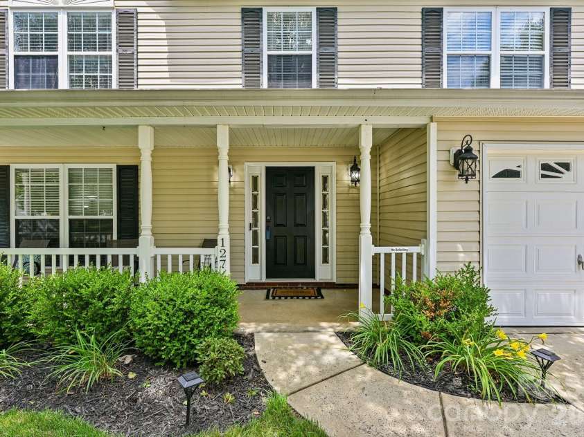 127 Elrosa Road, Mooresville, NC 28115.  MLS# CAR4385787, YatesRealty ID 27671. 