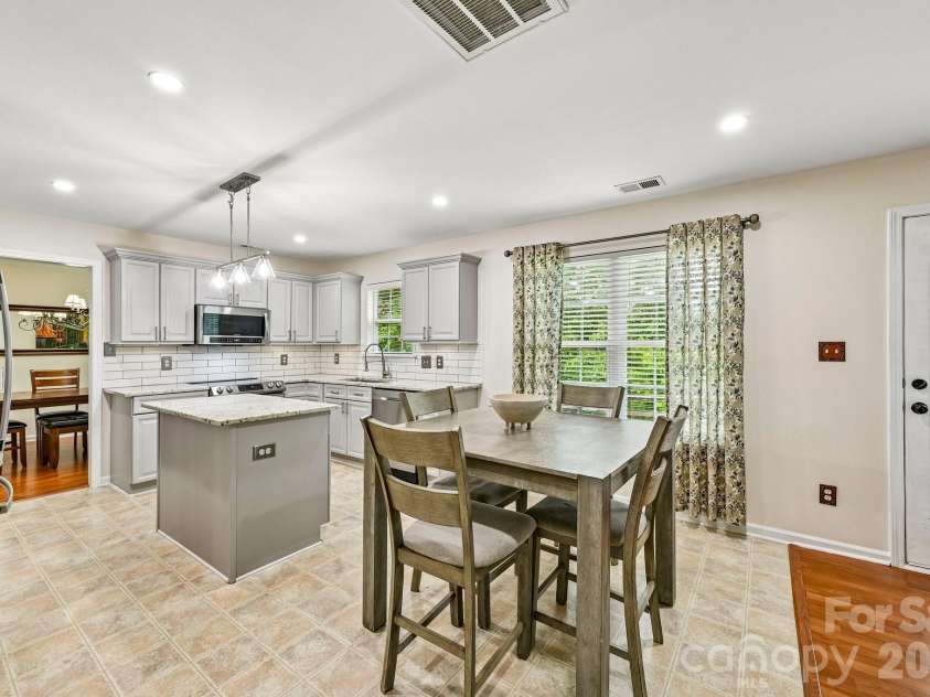 127 Elrosa Road, Mooresville, NC 28115.  MLS# CAR4385787, YatesRealty ID 27671. 