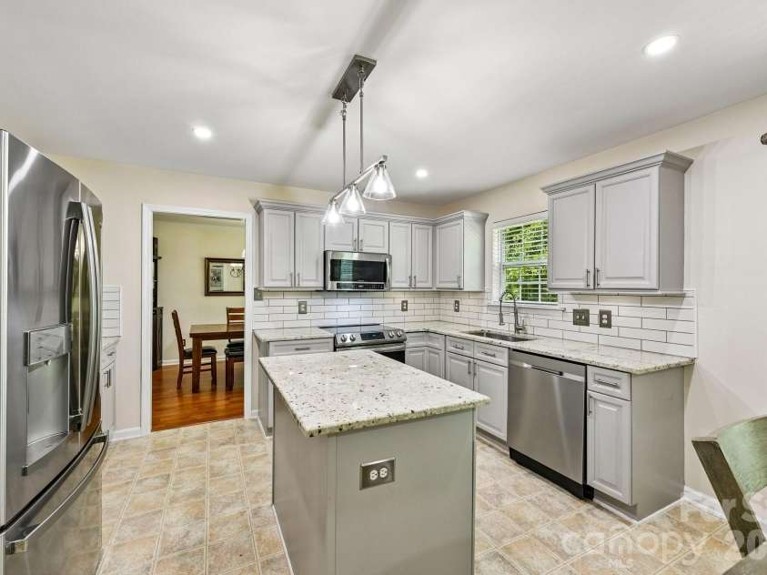 127 Elrosa Road, Mooresville, NC 28115.  MLS# CAR4385787, YatesRealty ID 27671. 