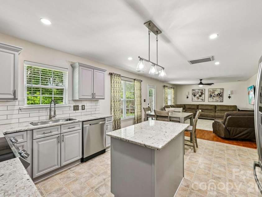 127 Elrosa Road, Mooresville, NC 28115.  MLS# CAR4385787, YatesRealty ID 27671. 