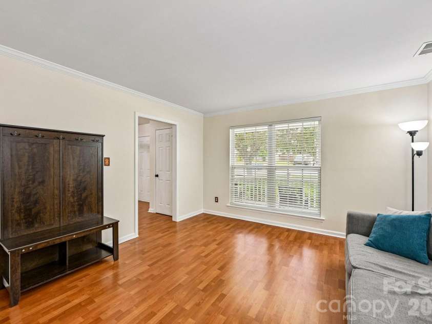 127 Elrosa Road, Mooresville, NC 28115.  MLS# CAR4385787, YatesRealty ID 27671. 