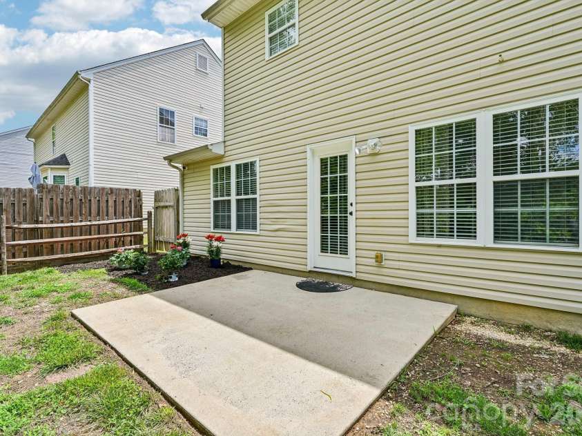 127 Elrosa Road, Mooresville, NC 28115.  MLS# CAR4385787, YatesRealty ID 27671. 