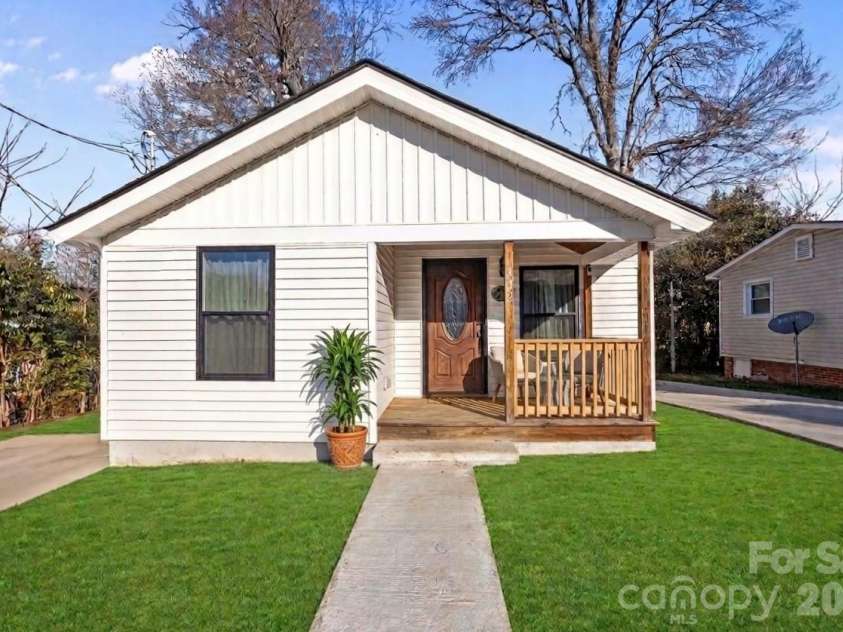332 Dunlap Street, Lancaster, SC 29720.  MLS# CAR4345986, YatesRealty ID 27672. Home Sweet Home!!