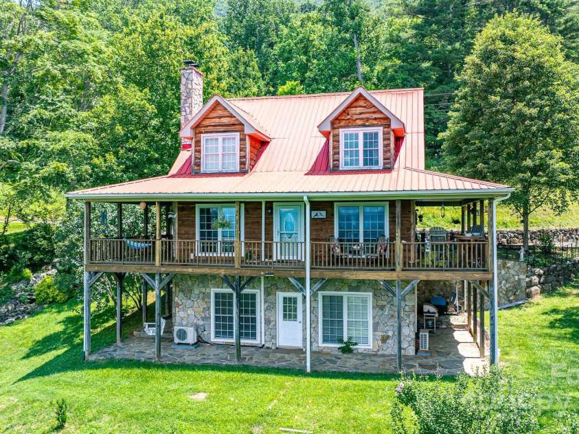 715 Sunset Mountain Road, Bakersville, NC 28705.  MLS# CAR4276207, YatesRealty ID 27672. 