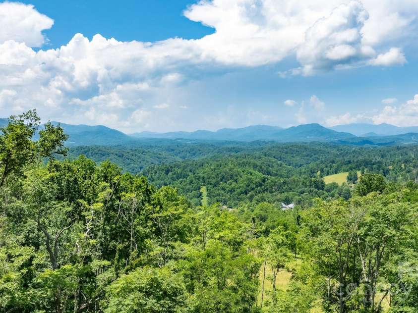 715 Sunset Mountain Road, Bakersville, NC 28705.  MLS# CAR4276207, YatesRealty ID 27672. 