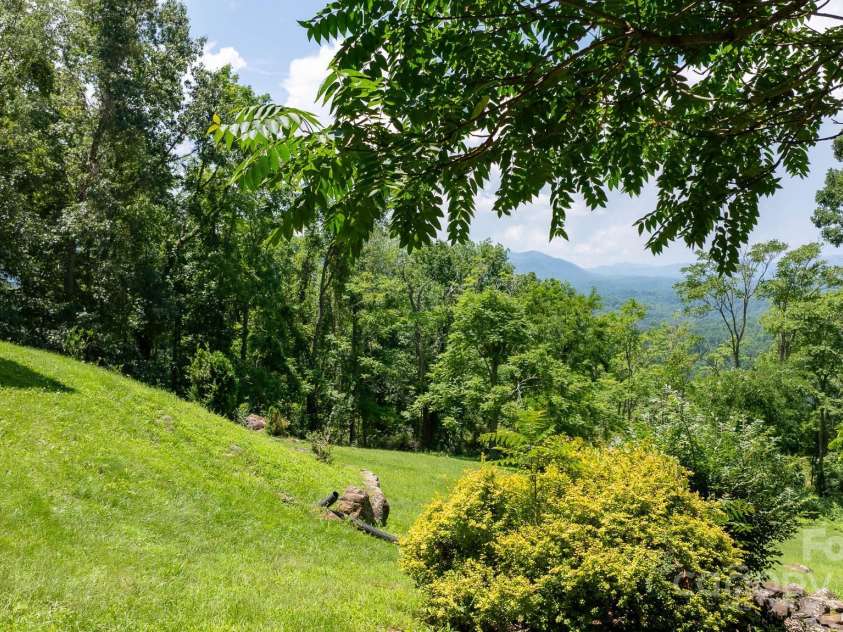 715 Sunset Mountain Road, Bakersville, NC 28705.  MLS# CAR4276207, YatesRealty ID 27672. 