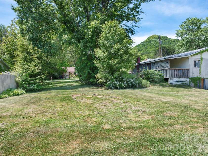 2802 Beaverdam Road, Canton, NC 28716.  MLS# CAR4382703, YatesRealty ID 27673. Access to Backyard
