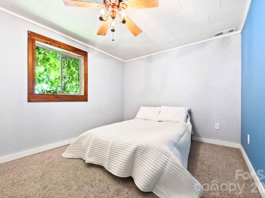 2802 Beaverdam Road, Canton, NC 28716.  MLS# CAR4382703, YatesRealty ID 27673. Spacious Bedroom