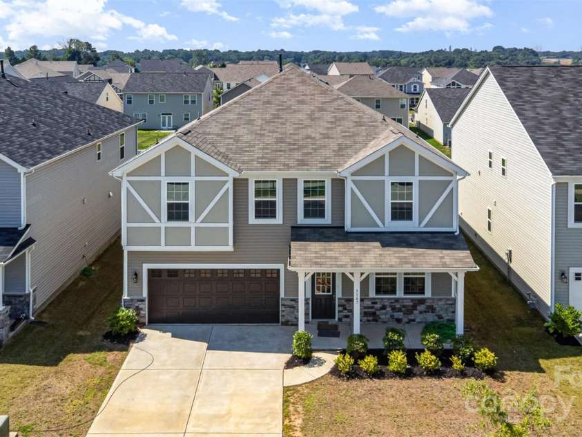 3147 Cheyney Park Drive, Charlotte, NC 28269.  MLS# CAR4280157, YatesRealty ID 27673. 