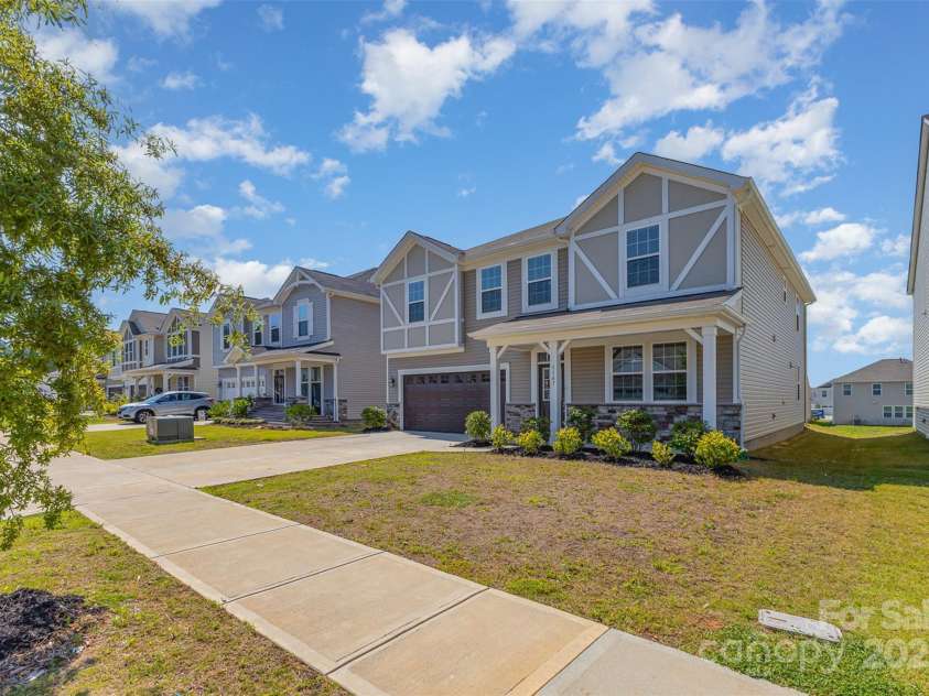 3147 Cheyney Park Drive, Charlotte, NC 28269.  MLS# CAR4280157, YatesRealty ID 27673. 