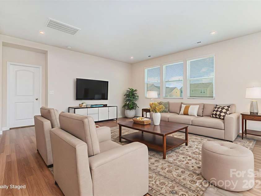 3147 Cheyney Park Drive, Charlotte, NC 28269.  MLS# CAR4280157, YatesRealty ID 27673. 