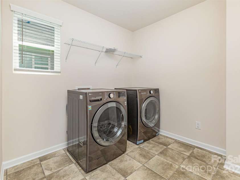 3147 Cheyney Park Drive, Charlotte, NC 28269.  MLS# CAR4280157, YatesRealty ID 27673. 