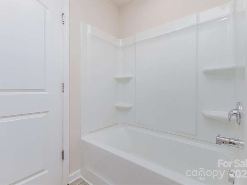 3147 Cheyney Park Drive, Charlotte, NC 28269.  MLS# CAR4280157, YatesRealty ID 27673. 