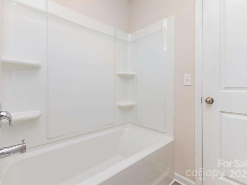 3147 Cheyney Park Drive, Charlotte, NC 28269.  MLS# CAR4280157, YatesRealty ID 27673. 