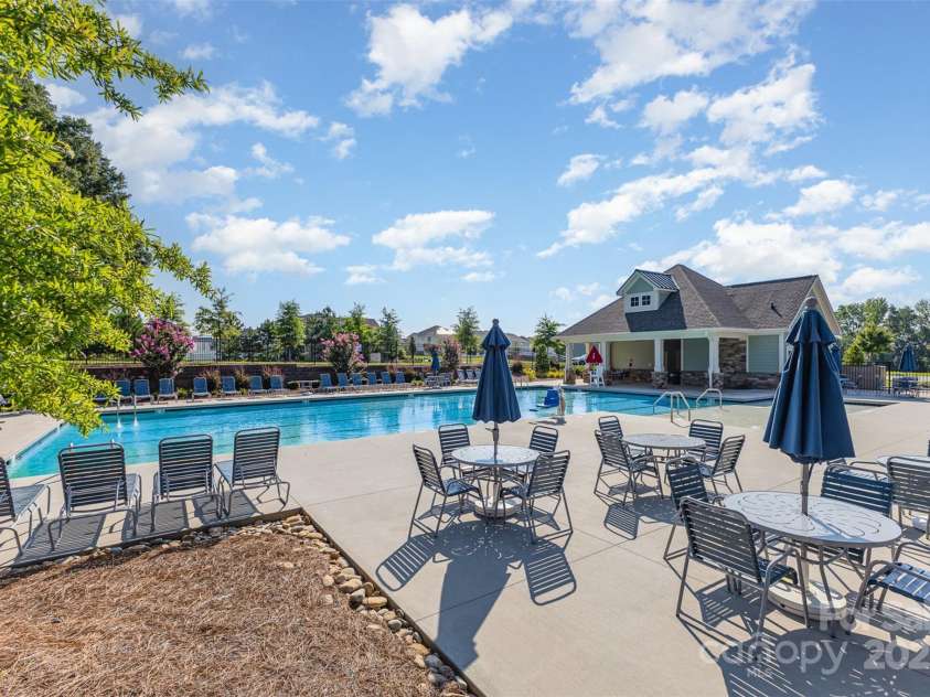 3147 Cheyney Park Drive, Charlotte, NC 28269.  MLS# CAR4280157, YatesRealty ID 27673. 