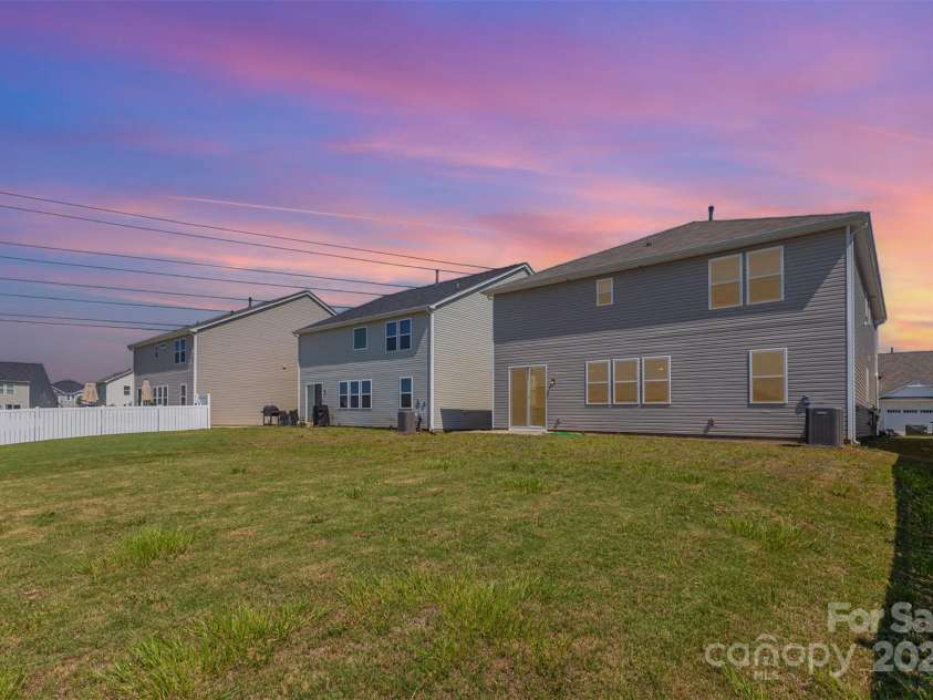 3147 Cheyney Park Drive, Charlotte, NC 28269.  MLS# CAR4280157, YatesRealty ID 27673. 