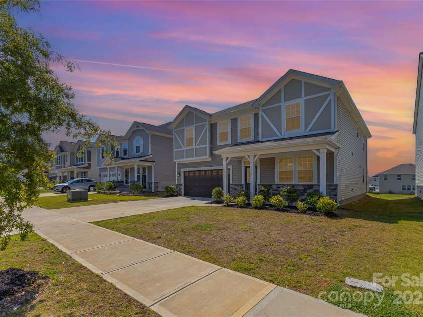 3147 Cheyney Park Drive, Charlotte, NC 28269.  MLS# CAR4280157, YatesRealty ID 27673. 