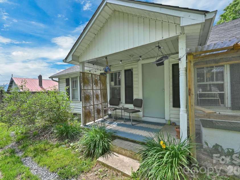 73 Trinidad Drive, Canton, NC 28716.  MLS# CAR4387830, YatesRealty ID 27675. 