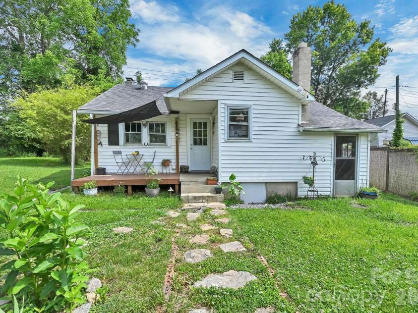 73 Trinidad Drive, Canton, NC 28716.  MLS# CAR4387830, YatesRealty ID 27675. 