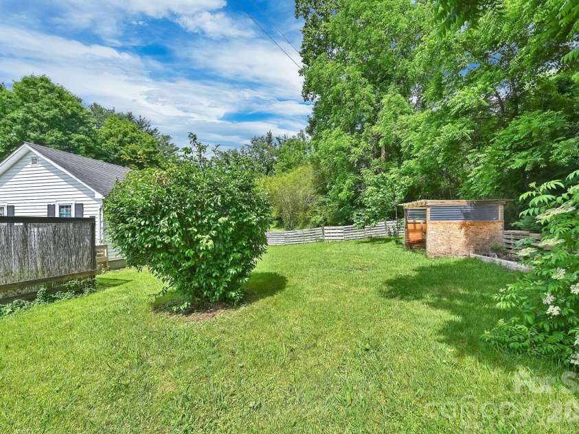 73 Trinidad Drive, Canton, NC 28716.  MLS# CAR4387830, YatesRealty ID 27675. 