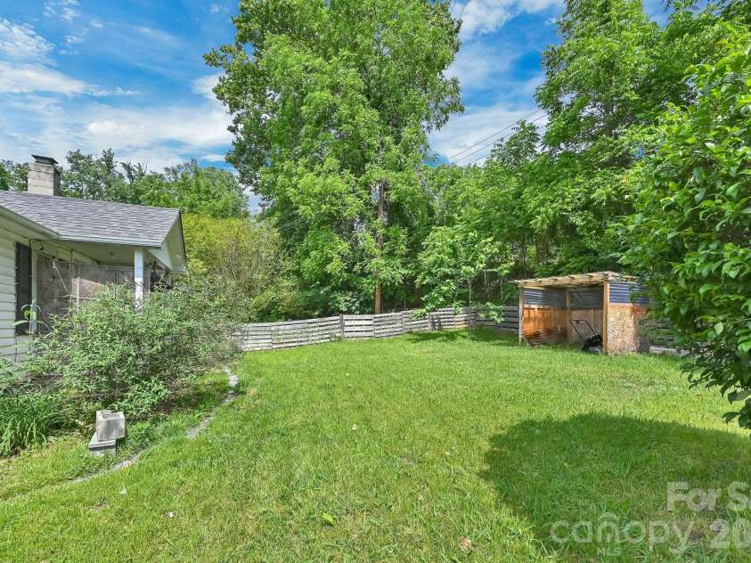 73 Trinidad Drive, Canton, NC 28716.  MLS# CAR4387830, YatesRealty ID 27675. 