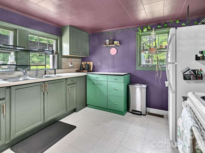 73 Trinidad Drive, Canton, NC 28716.  MLS# CAR4387830, YatesRealty ID 27675. 