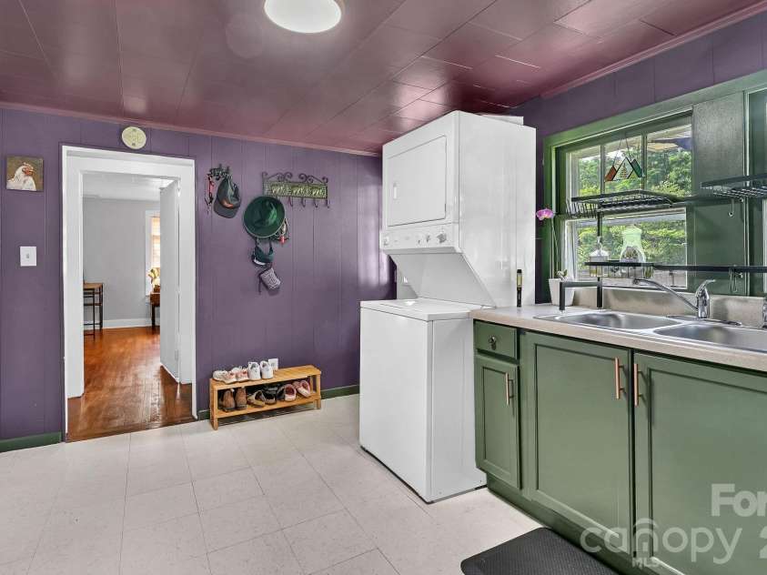 73 Trinidad Drive, Canton, NC 28716.  MLS# CAR4387830, YatesRealty ID 27675. 