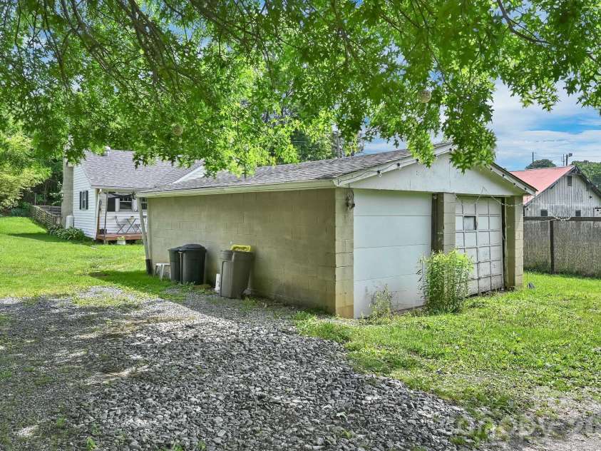 73 Trinidad Drive, Canton, NC 28716.  MLS# CAR4387830, YatesRealty ID 27675. 