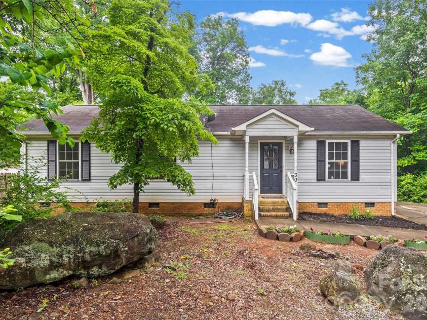 30 Seventh Street, York, SC 29745.  MLS# CAR4387383, YatesRealty ID 27676. 