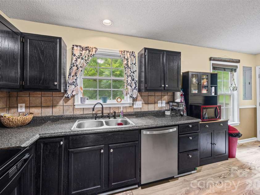 30 Seventh Street, York, SC 29745.  MLS# CAR4387383, YatesRealty ID 27676. 