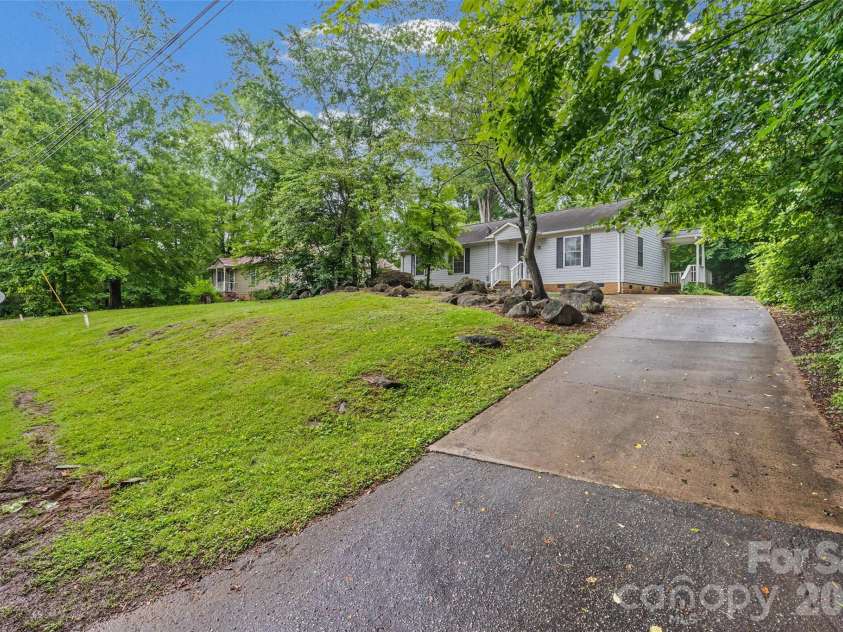 30 Seventh Street, York, SC 29745.  MLS# CAR4387383, YatesRealty ID 27676. 