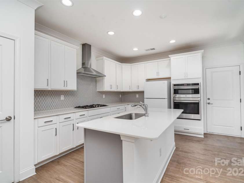 10155 Rainier Trail Drive, Huntersville, NC 28078.  MLS# CAR4279174, YatesRealty ID 27677. 