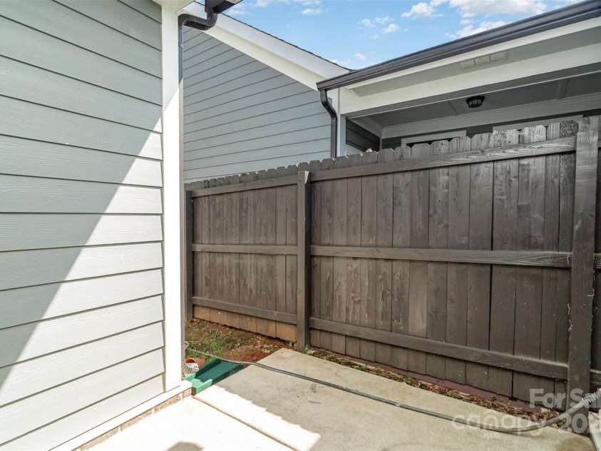 10155 Rainier Trail Drive, Huntersville, NC 28078.  MLS# CAR4279174, YatesRealty ID 27677. 