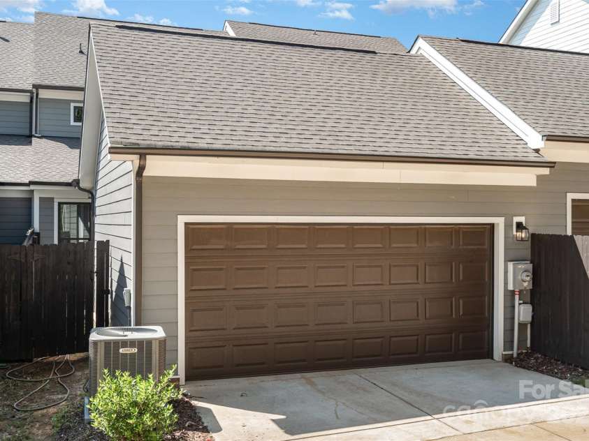 10155 Rainier Trail Drive, Huntersville, NC 28078.  MLS# CAR4279174, YatesRealty ID 27677. 