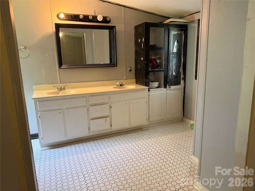 188 Forest Drive, Fort Mill, SC 29715.  MLS# CAR4382779, YatesRealty ID 27677. Single wide