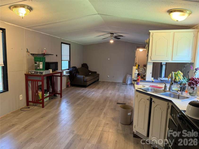 188 Forest Drive, Fort Mill, SC 29715.  MLS# CAR4382779, YatesRealty ID 27677. Single wide