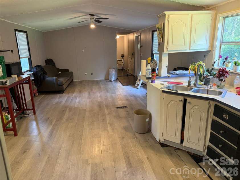 188 Forest Drive, Fort Mill, SC 29715.  MLS# CAR4382779, YatesRealty ID 27677. Single wide