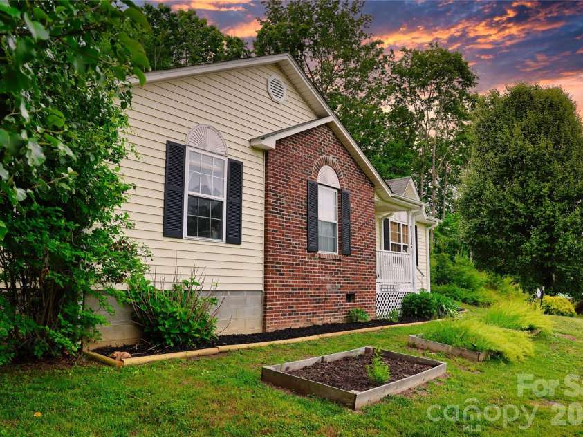 1798 New Stock Road, Weaverville, NC 28787.  MLS# CAR4379856, YatesRealty ID 27678. 