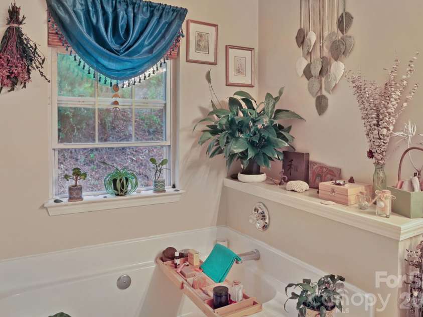 1798 New Stock Road, Weaverville, NC 28787.  MLS# CAR4379856, YatesRealty ID 27678. Soaking tub in primaryr ensuite.